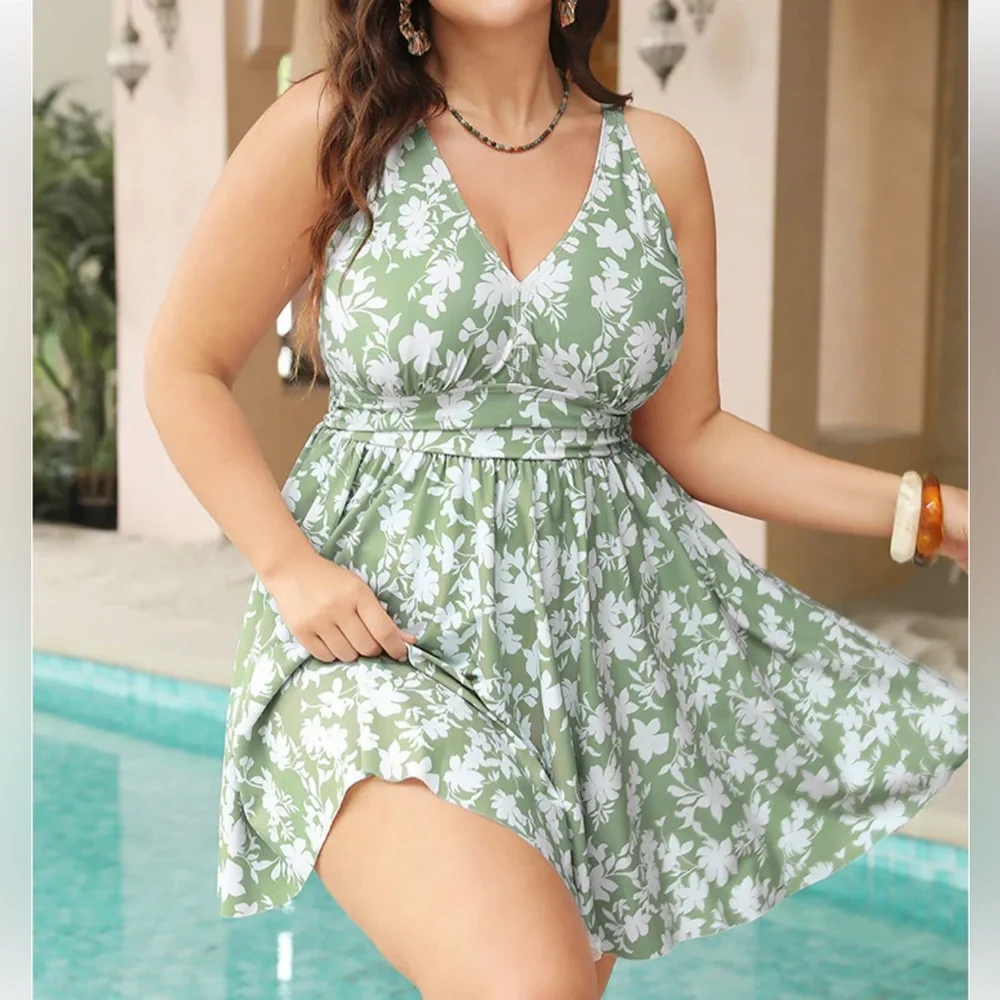 NWT! Floral print V-neck ruffle him details swim dress size 14–16 or 1X